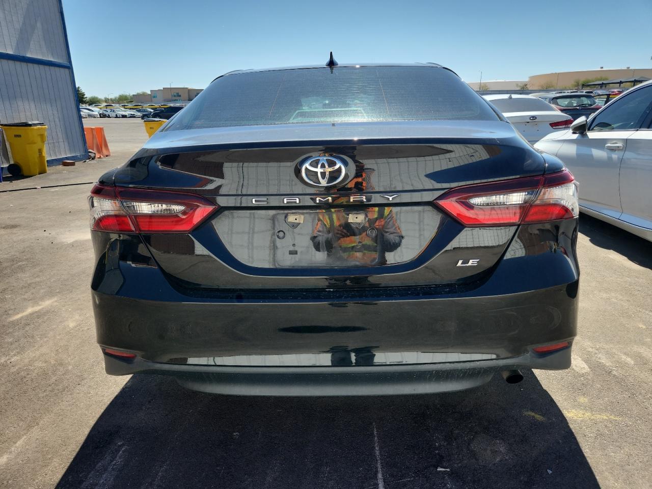 2021 Toyota Camry Le VIN: 4T1C11AK7MU600170 Lot: 81105525