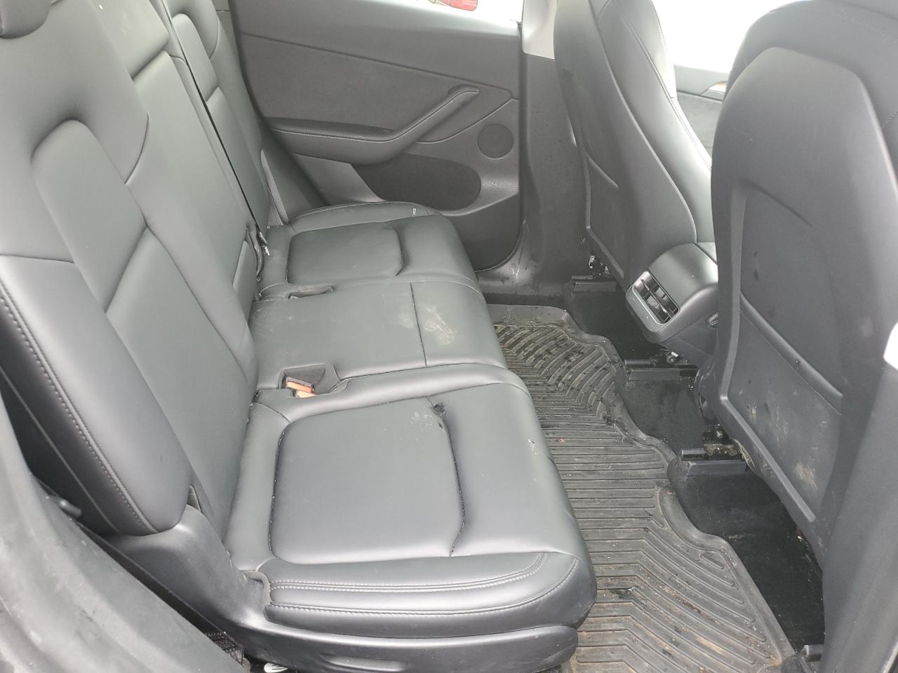 2024 Tesla Model Y VIN: 7SAYGAEEXRF157996 Lot: 71857805