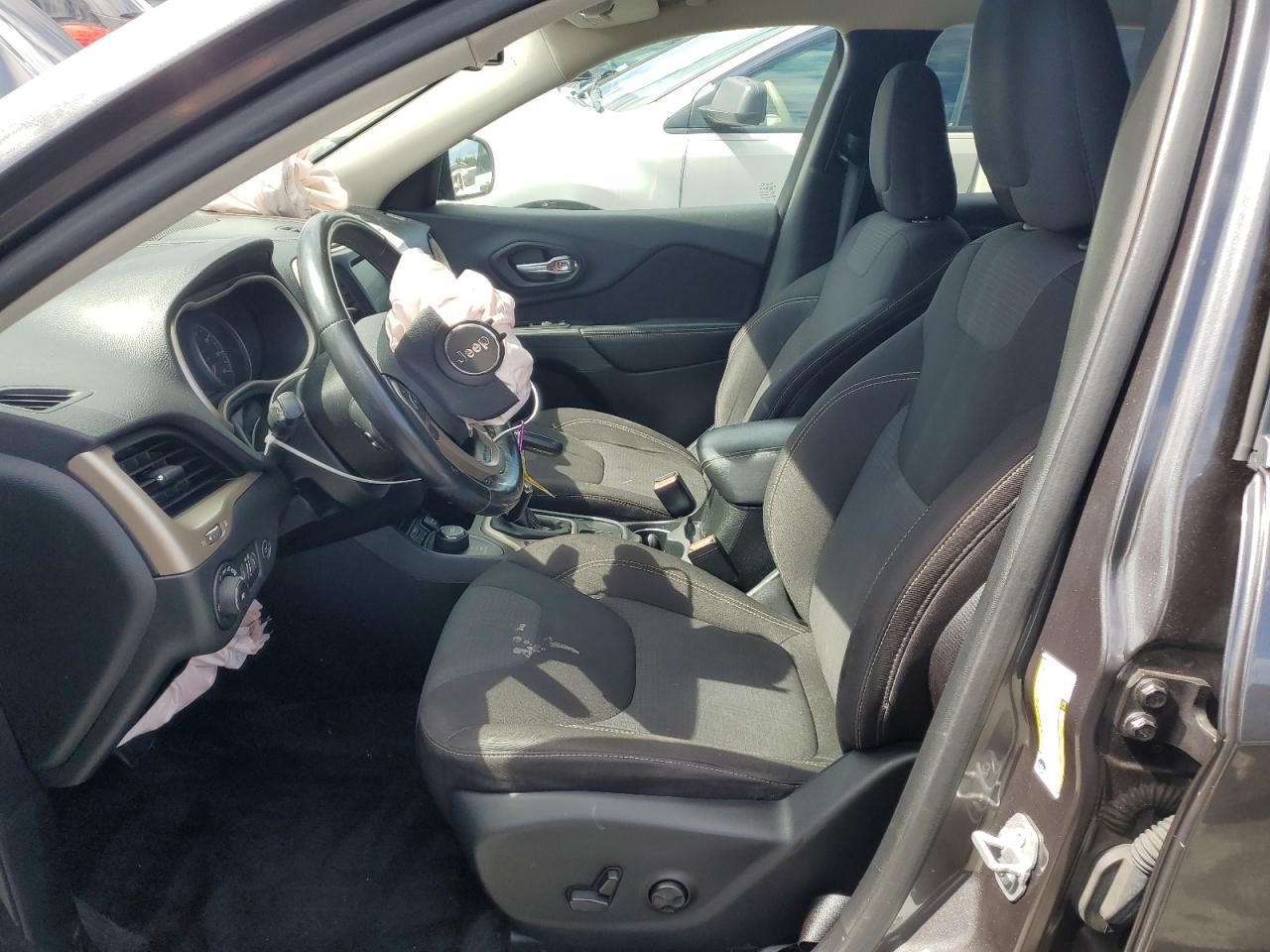 2015 Jeep Cherokee Latitude VIN: 1C4PJMCS7FW673308 Lot: 80666245