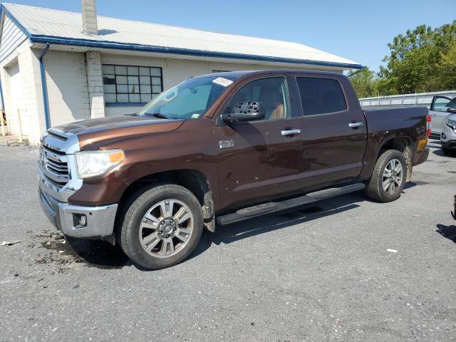 Пикапы TOYOTA TUNDRA 2017 Коричневый