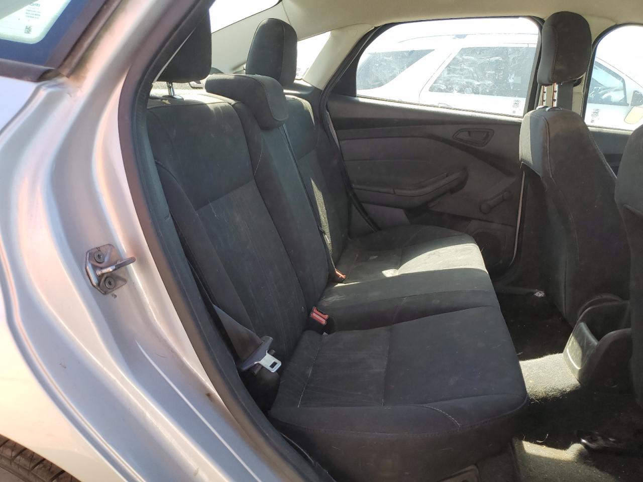 2018 Ford Focus S VIN: 1FADP3E29JL313353 Lot: 84274205