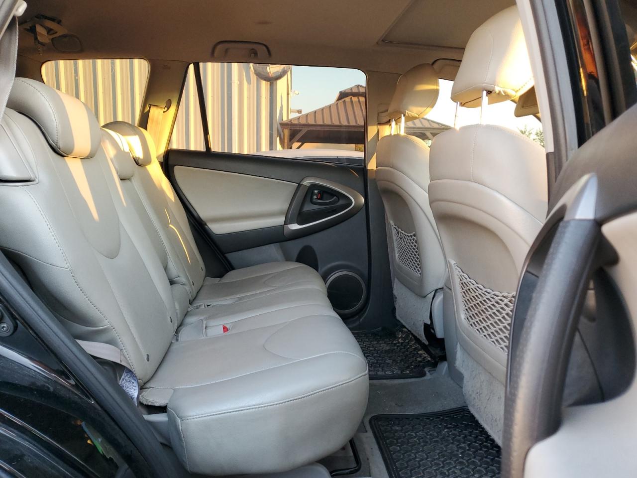 2007 Toyota Rav4 Limited VIN: JTMBK34V075018697 Lot: 81555325