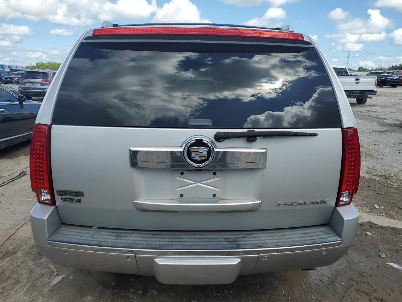 2010 Cadillac Escalade Premium VIN: 1GYUCCEF1AR152450 Lot: 82088245