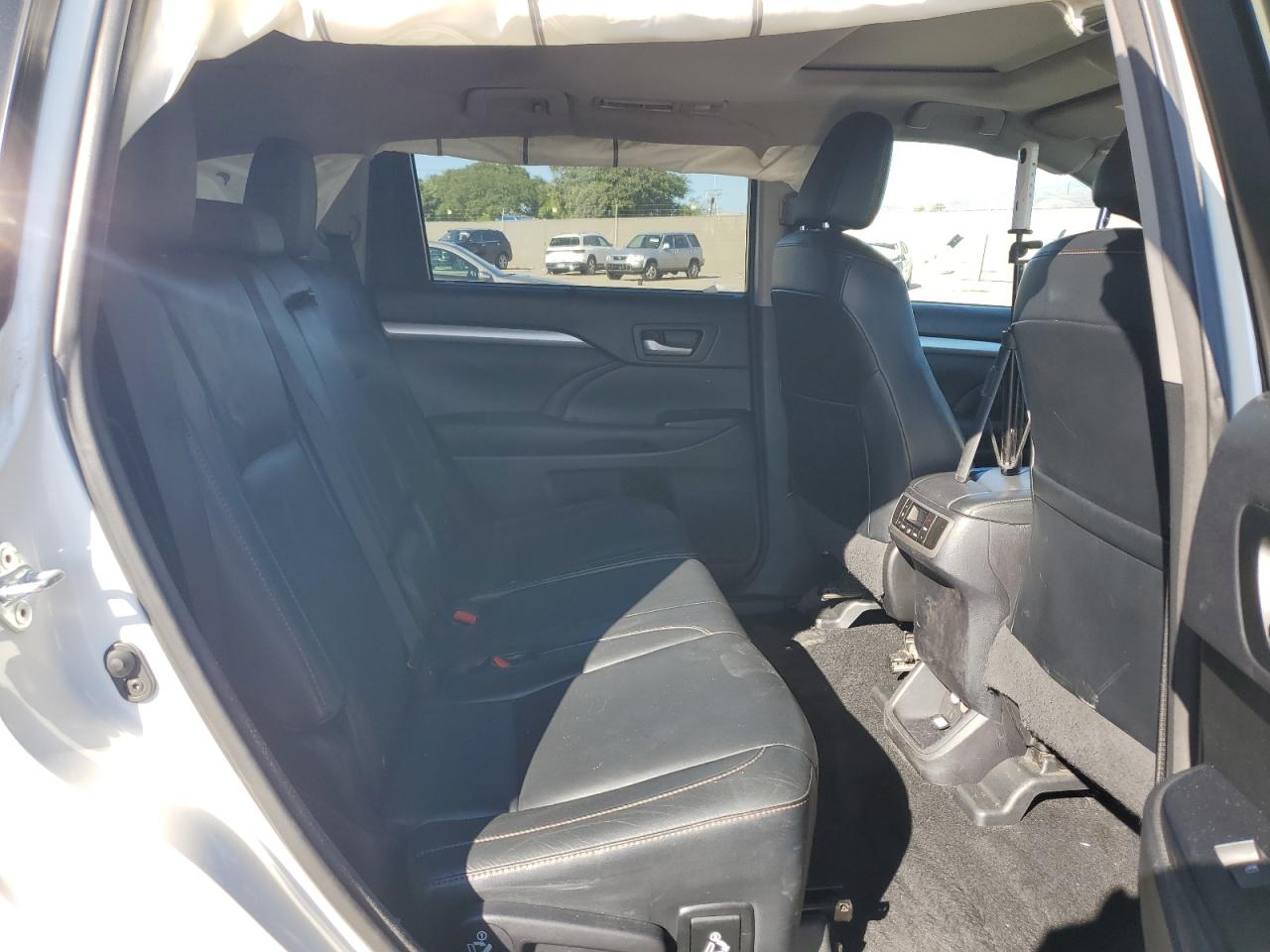 2015 Toyota Highlander Xle VIN: 5TDKKRFHXFS096536 Lot: 72046145