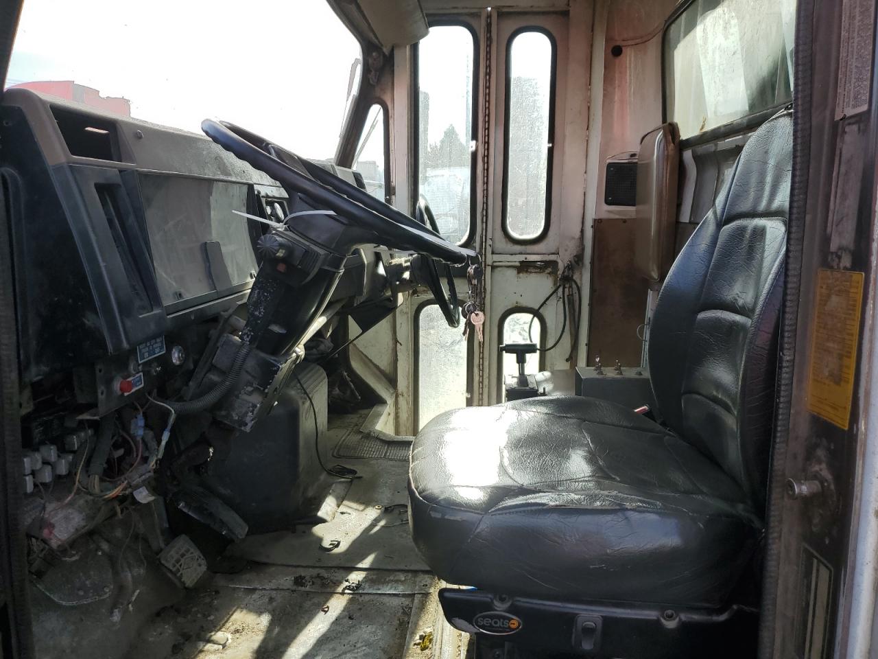 1992 International 4000 4700 - Semi Truck VIN: 1HTSLPHL0NH458088 Lot: 82050775