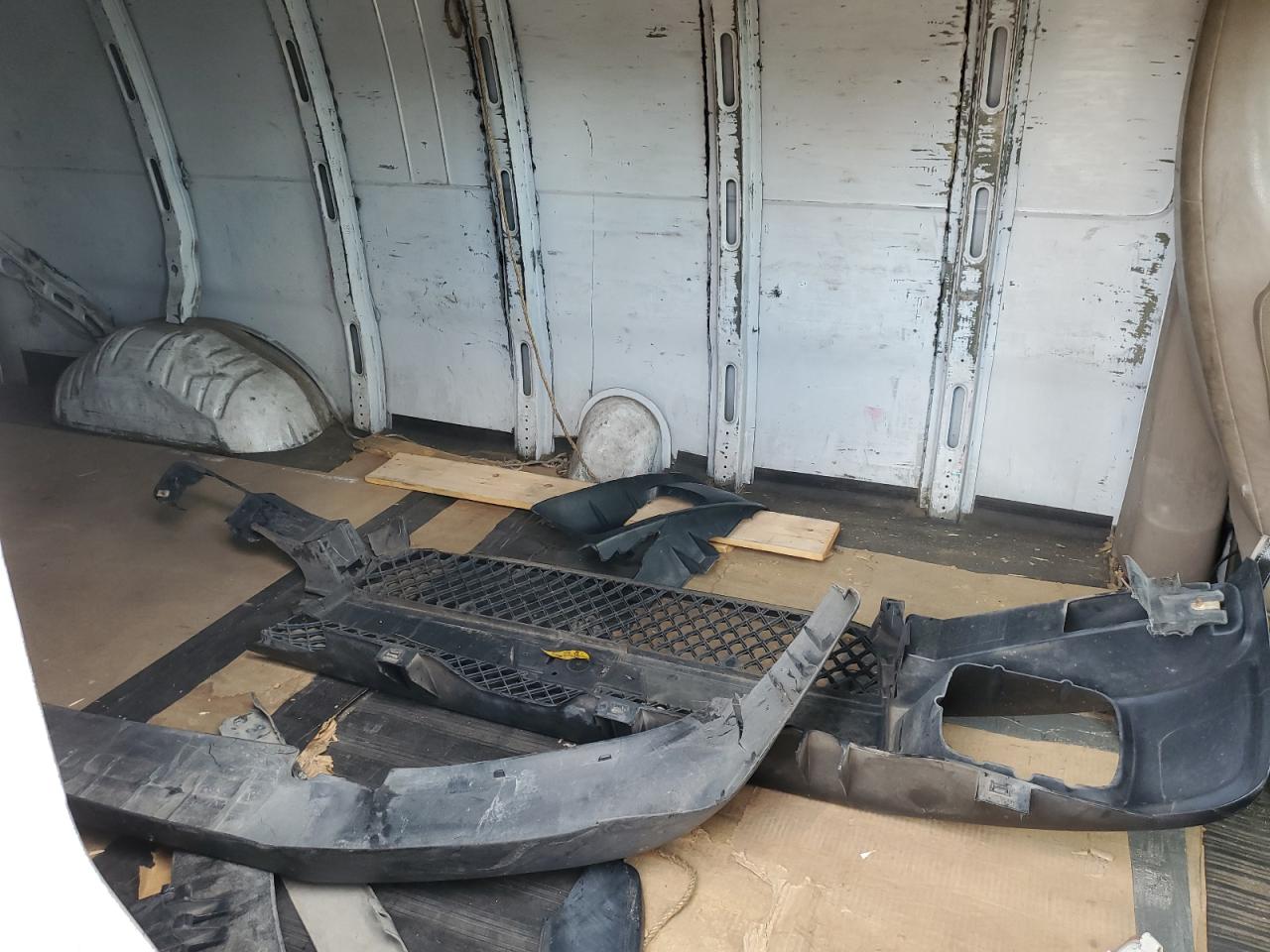 2015 Chevrolet Express VIN: 1GCWGGCGXF1192151 Lot: 81492515