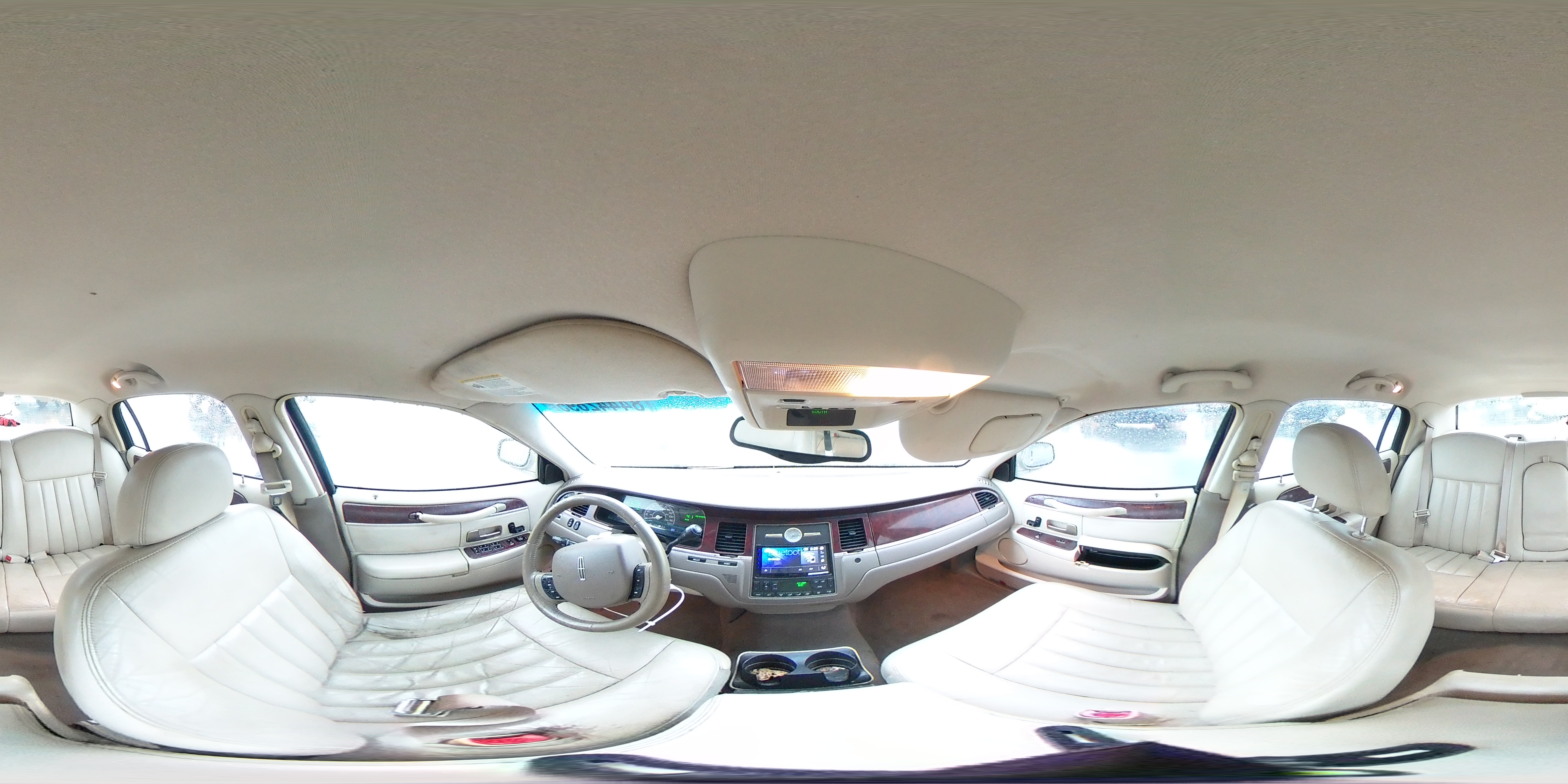 2005 Lincoln Town Car Signature VIN: 1LNHM81W35Y666542 Lot: 84442895