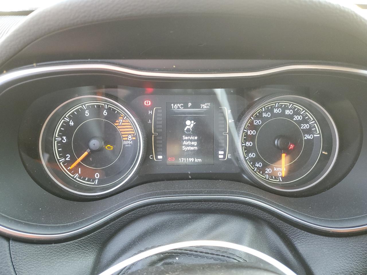 2019 Jeep Cherokee Latitude VIN: 1C4PJMCX2KD315938 Lot: 71642155