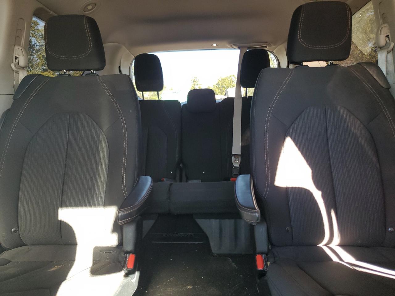 2017 Chrysler Pacifica Touring VIN: 2C4RC1DGXHR588888 Lot: 71457985