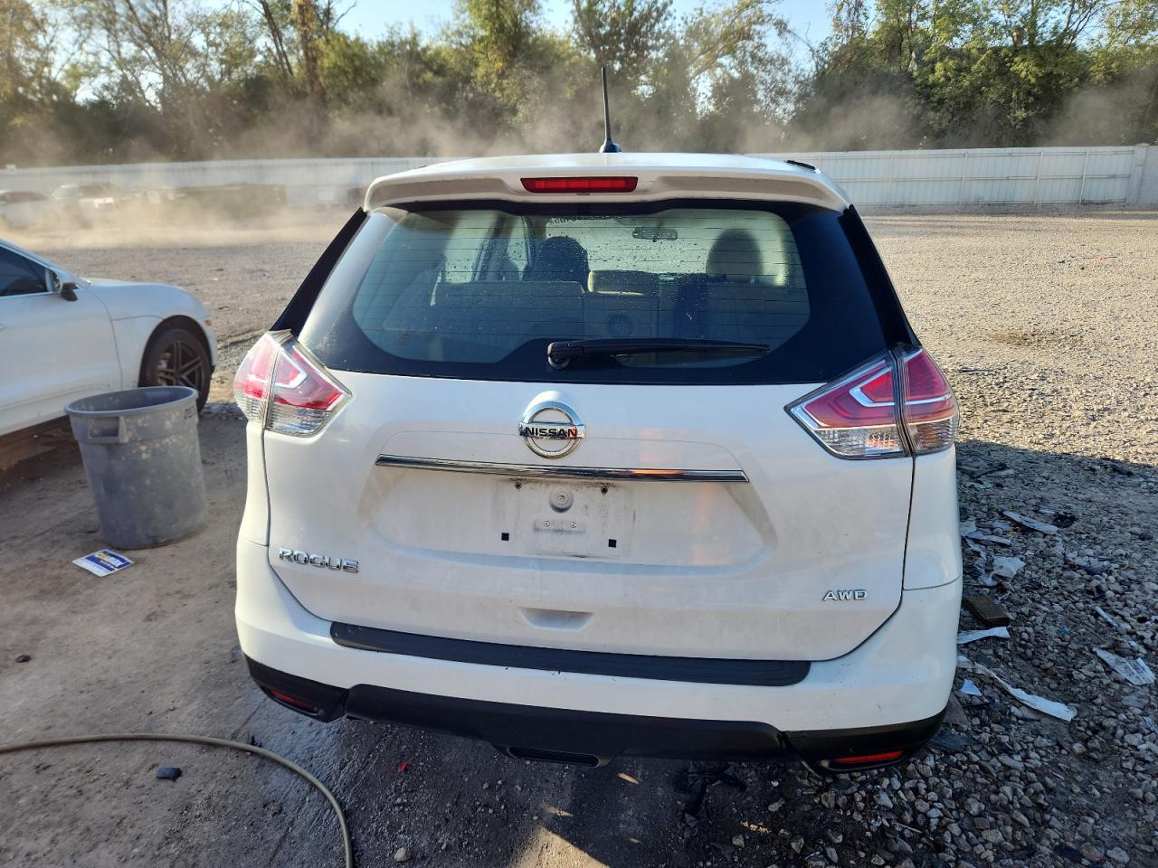 2015 Nissan Rogue S VIN: 5N1AT2MV0FC835371 Lot: 83878105