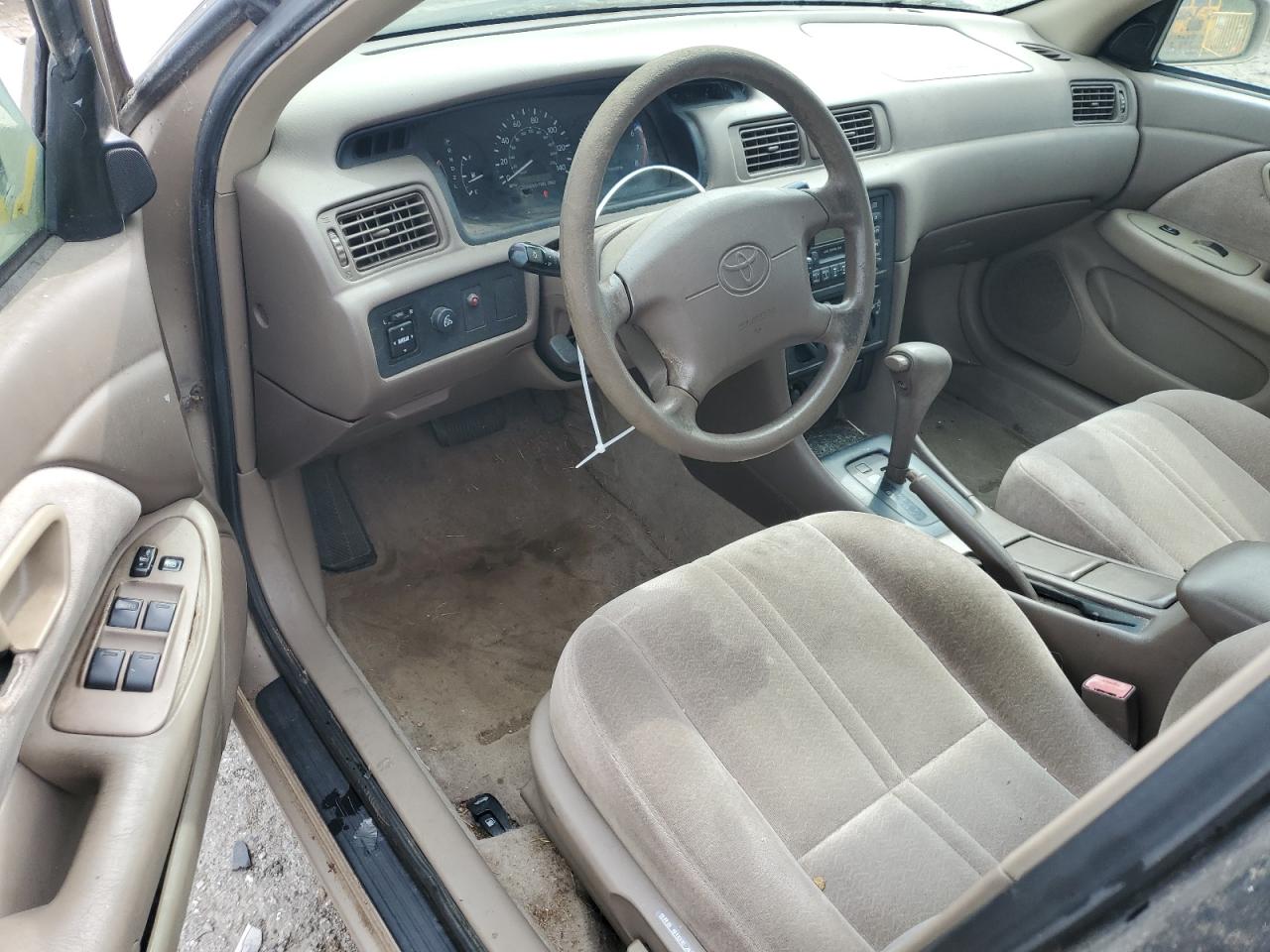 1999 Toyota Camry Ce VIN: 4T1BG28K4XU568451 Lot: 84220965