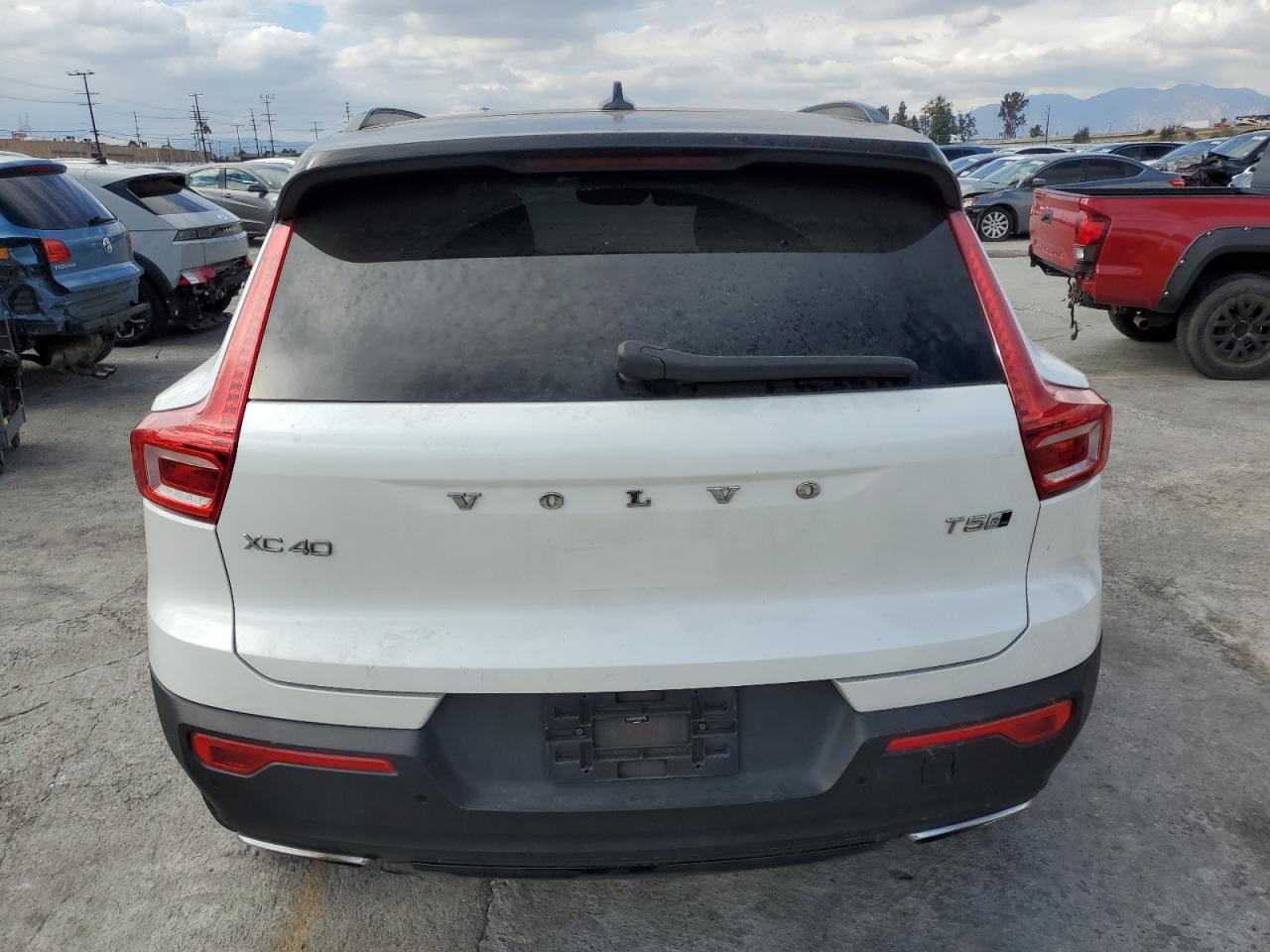 2019 Volvo Xc40 T5 Momentum VIN: YV4162XZ0K2004752 Lot: 81333215