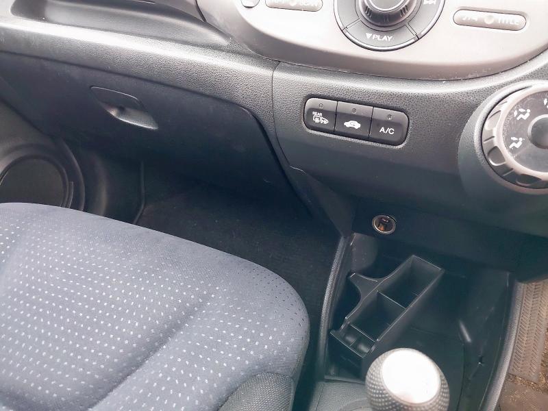 2009 HONDA JAZZ SE