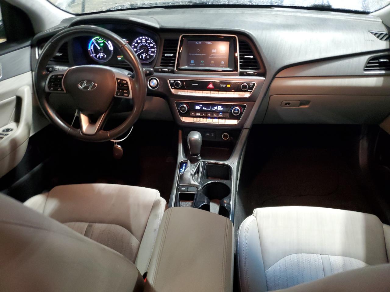 2019 Hyundai Sonata Hybrid VIN: KMHE24L30KA084715 Lot: 82065335