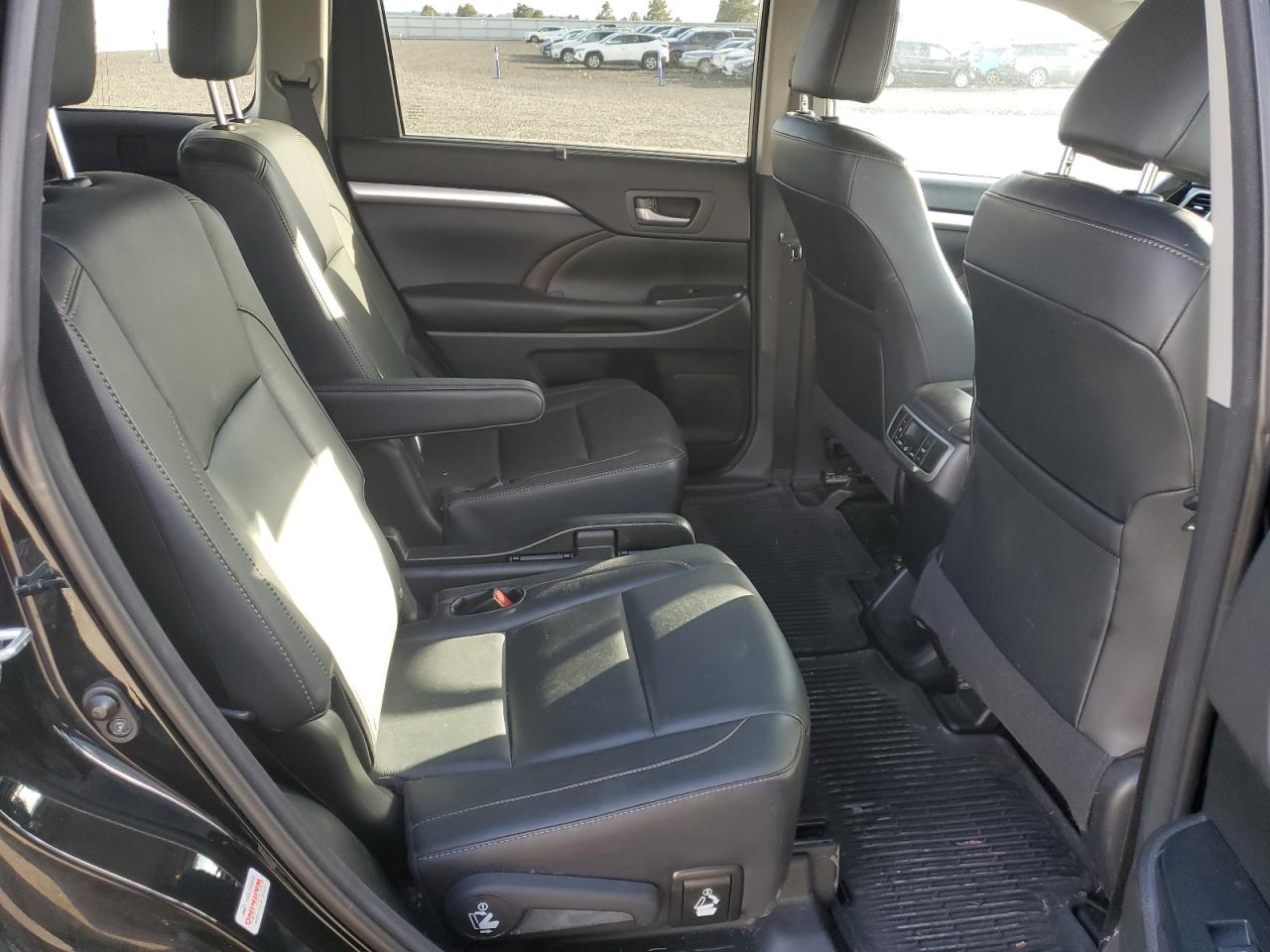 2016 Toyota Highlander Xle VIN: 5TDJKRFH0GS257280 Lot: 84909385