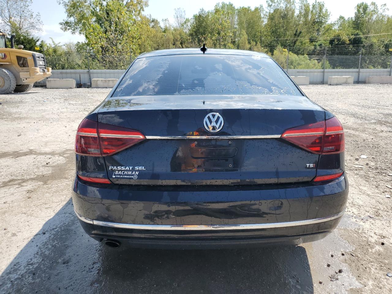 2017 Volkswagen Passat Sel Premium VIN: 1VWCT7A32HC057376 Lot: 81605645