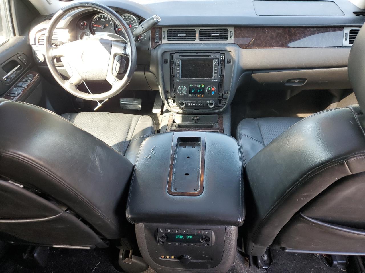 2010 GMC Yukon Denali VIN: 1GKUCEEF4AR275214 Lot: 71905105