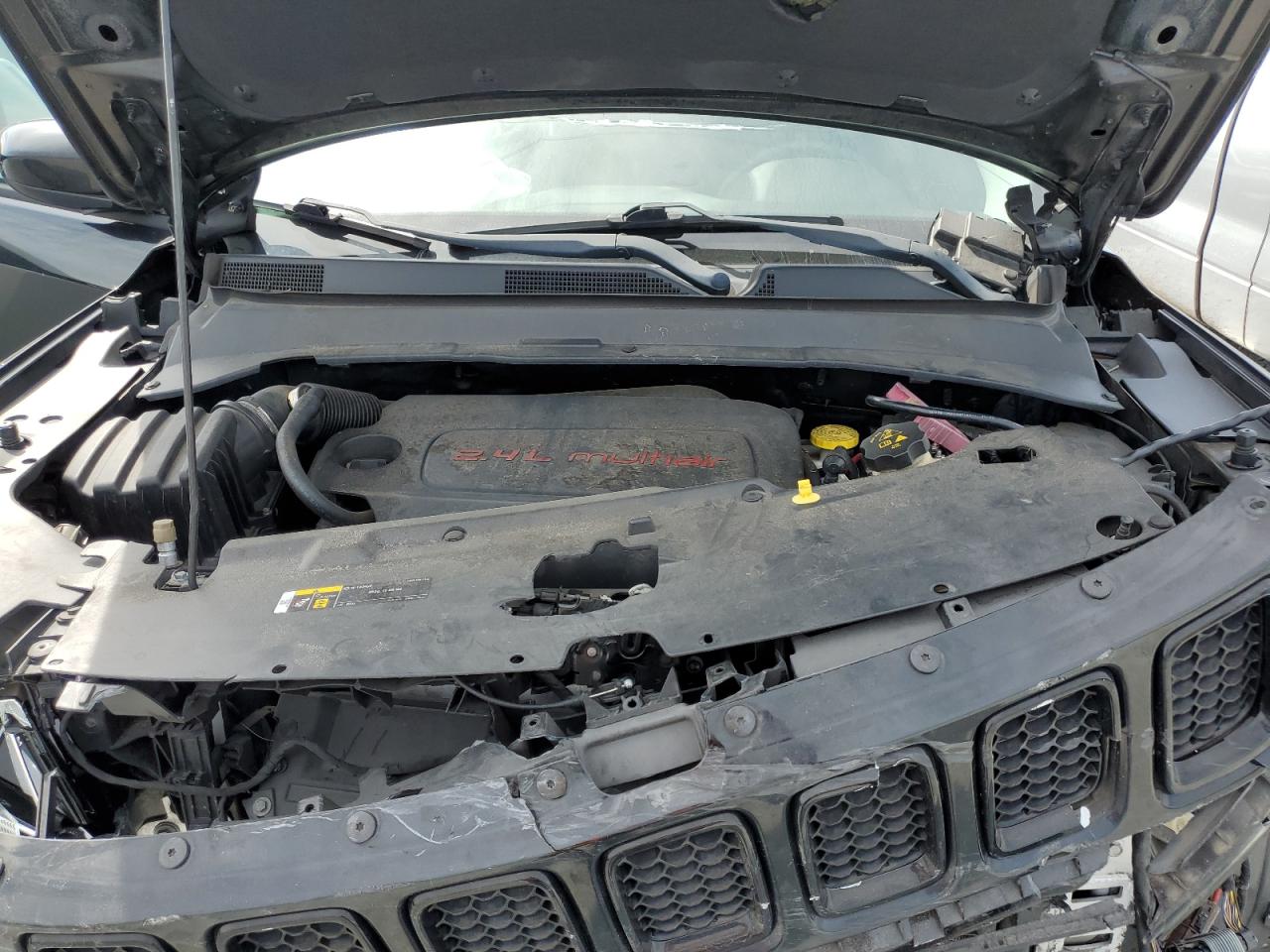 2018 Jeep Compass Latitude VIN: 3C4NJCBBXJT327030 Lot: 82076195