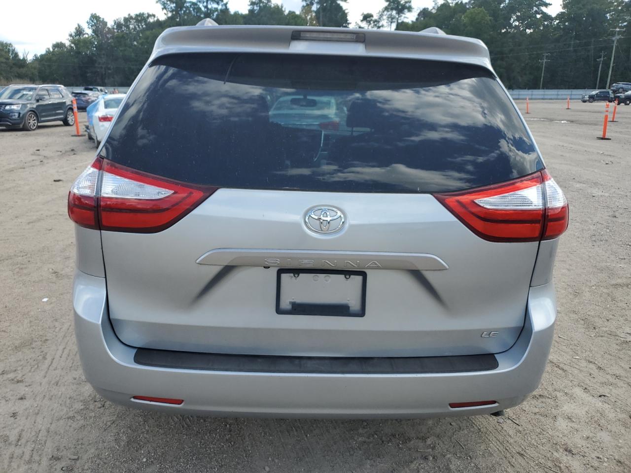 2015 Toyota Sienna Le VIN: 5TDKK3DC1FS539256 Lot: 84383585