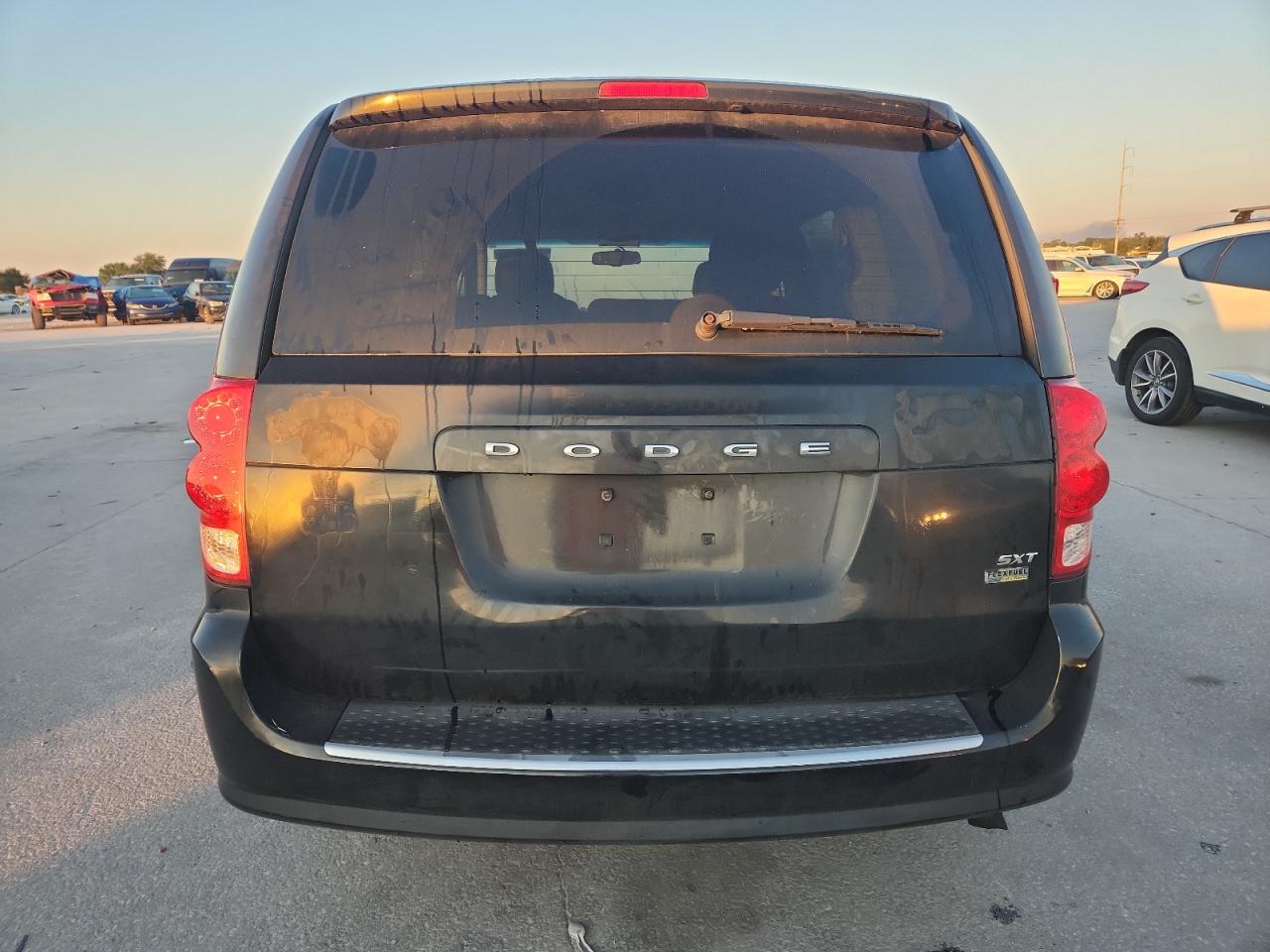 2014 Dodge Grand Caravan Sxt VIN: 2C4RDGCG8ER221940 Lot: 71370955