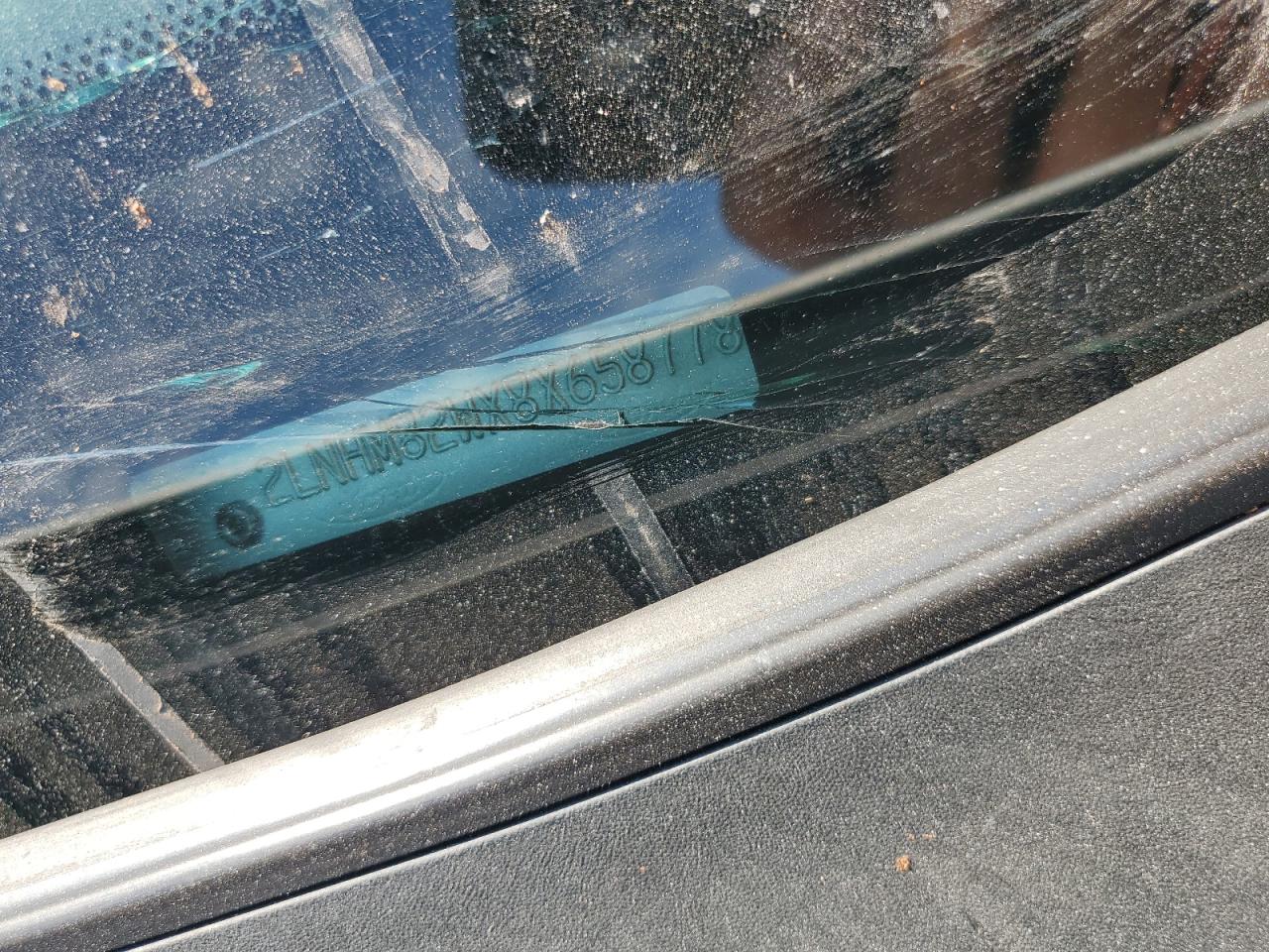 2008 Lincoln Town Car Signature Limited VIN: 2LNHM82WX8X658778 Lot: 81089305