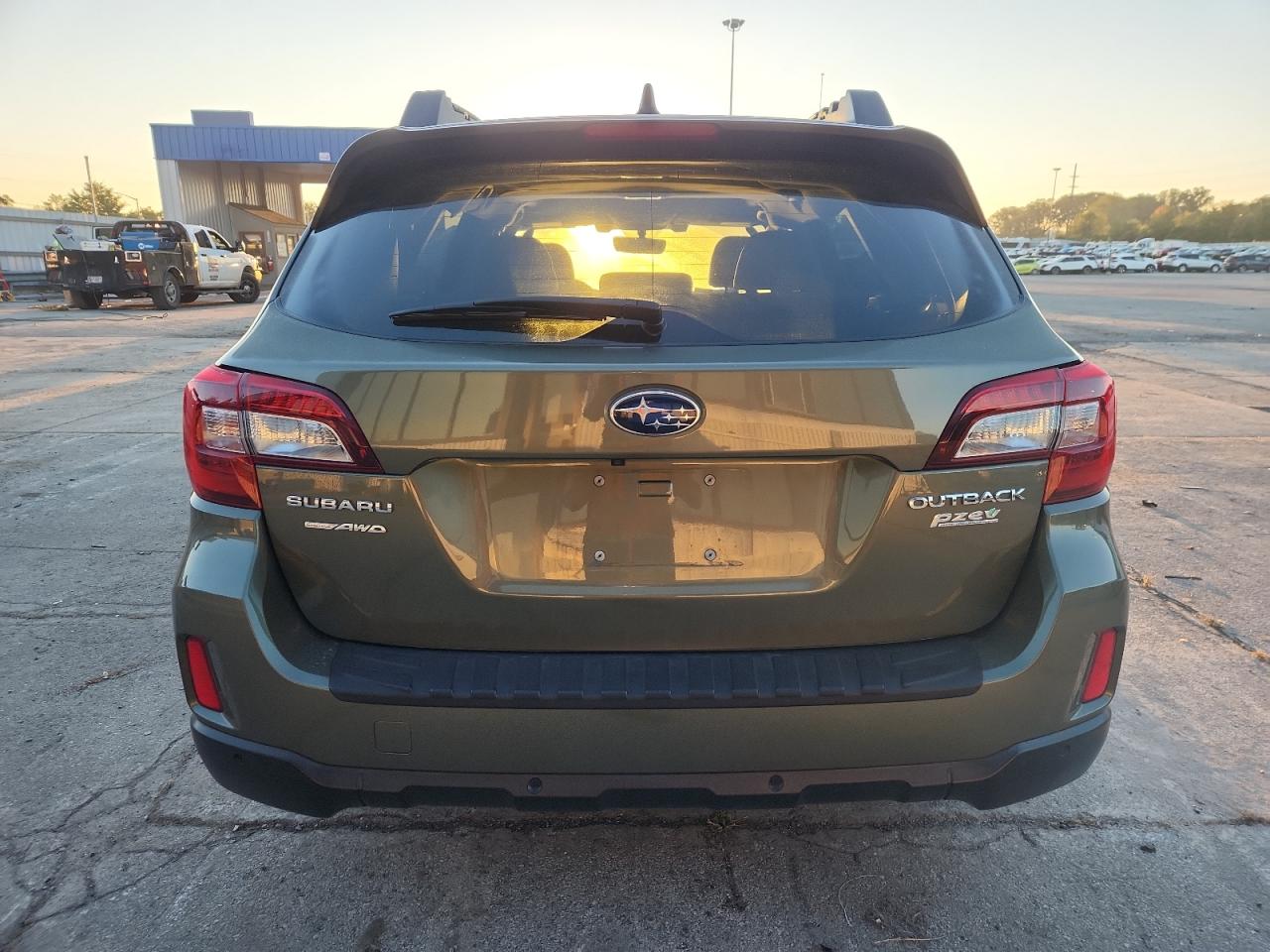 2017 Subaru Outback 2.5I Limited VIN: 4S4BSANC5H3414943 Lot: 81920145