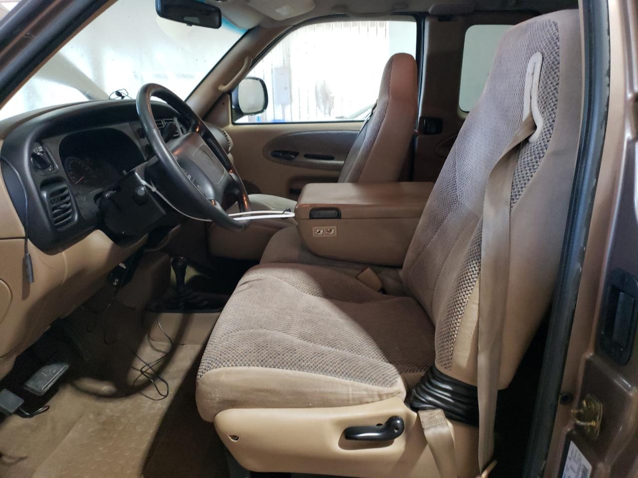 2000 Dodge Ram 1500 VIN: 3B7HF13Z4YG151769 Lot: 84264055