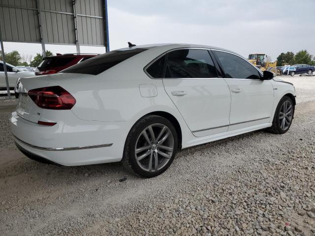  VOLKSWAGEN PASSAT 2017 Белы
