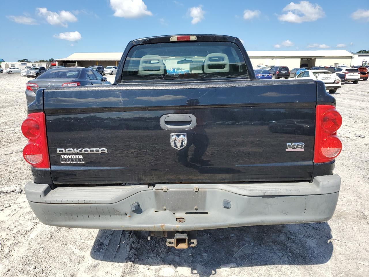 2005 Dodge Dakota Quad VIN: 1D7HW28N35S139733 Lot: 84270375