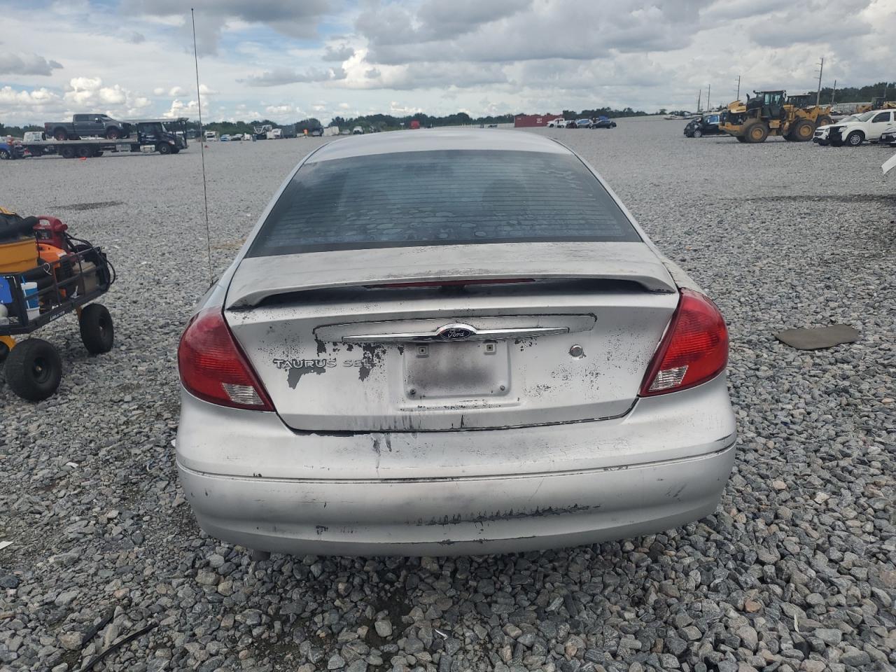 2002 Ford Taurus Se VIN: 1FAFP53UX2A140951 Lot: 81297395