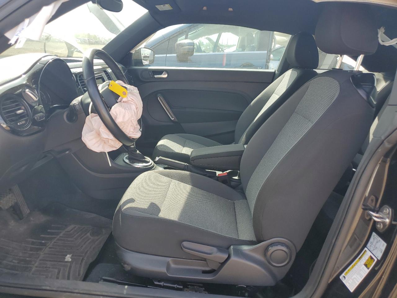 2019 Volkswagen Beetle S VIN: 3VWFD7AT3KM717859 Lot: 83755215