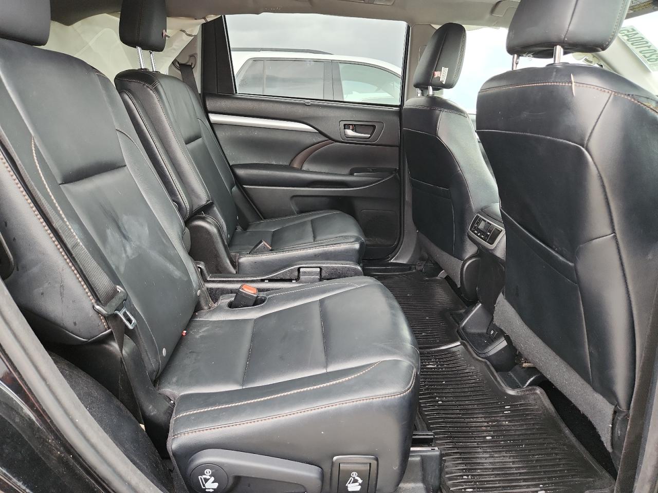 2015 Toyota Highlander Xle VIN: 5TDJKRFH4FS179794 Lot: 82010045