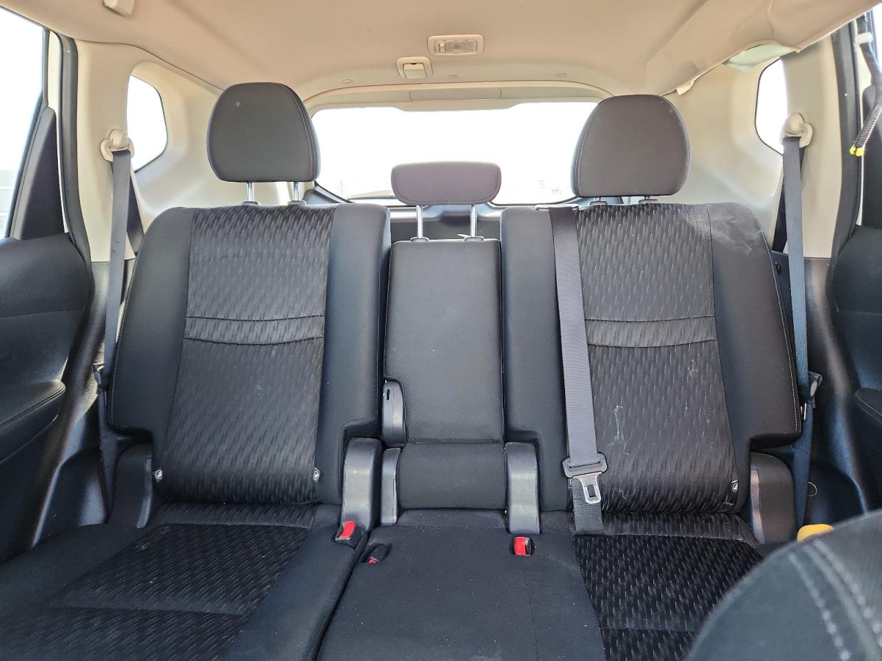 2018 Nissan Rogue S VIN: KNMAT2MT7JP525593 Lot: 80401895