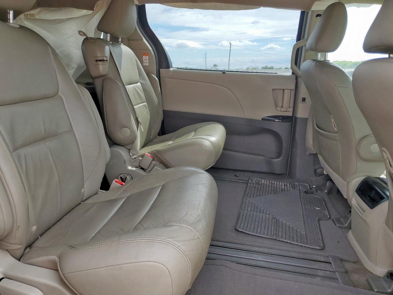 2015 Toyota Sienna Xle VIN: 5TDYK3DC7FS643776 Lot: 83765695