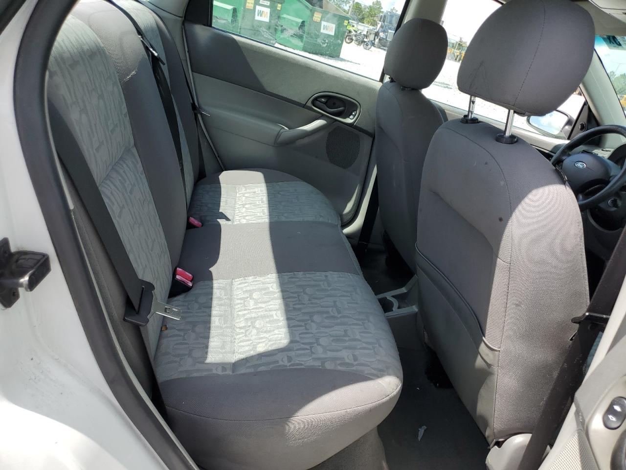 2005 Ford Focus Zx4 VIN: 1FAHP34N05W298095 Lot: 82097675