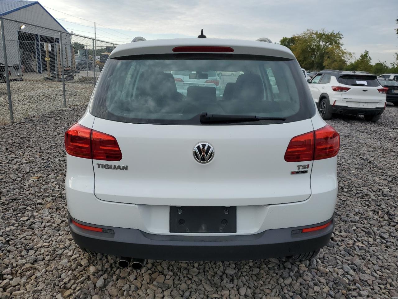 2017 Volkswagen Tiguan S VIN: WVGBV7AX0HK033607 Lot: 80106495