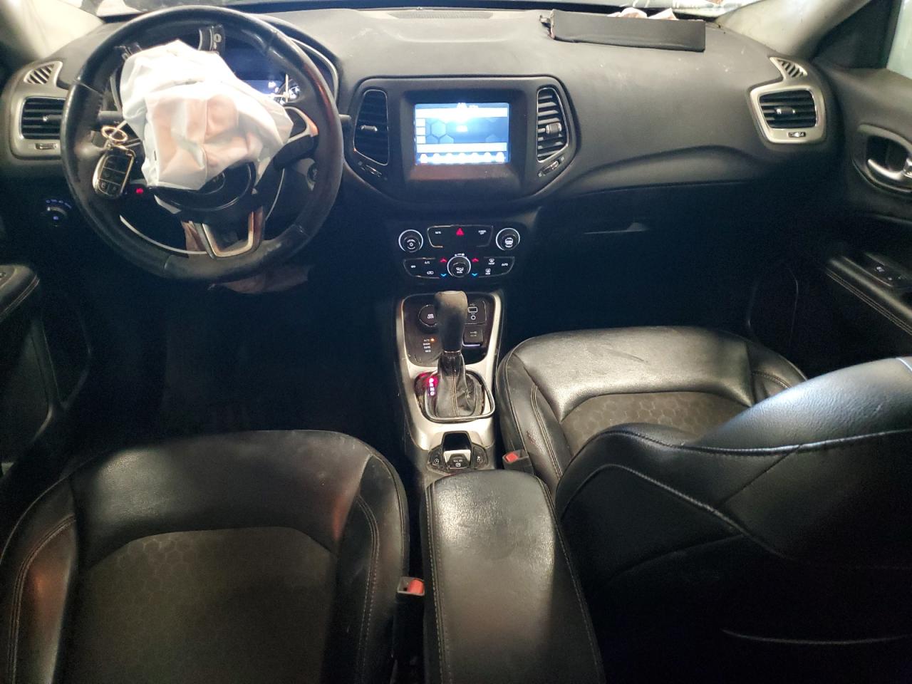 2018 Jeep Compass Latitude VIN: 3C4NJDBB1JT179453 Lot: 71779565