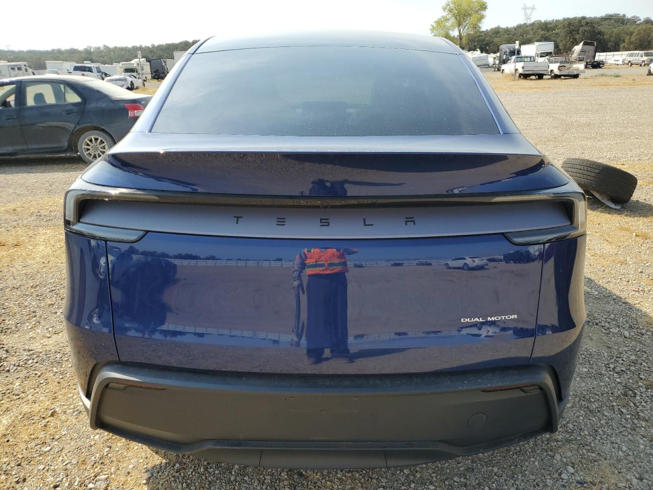 2026 Tesla Model Y VIN: 7SAYGDEEXTF361061 Lot: 71639935