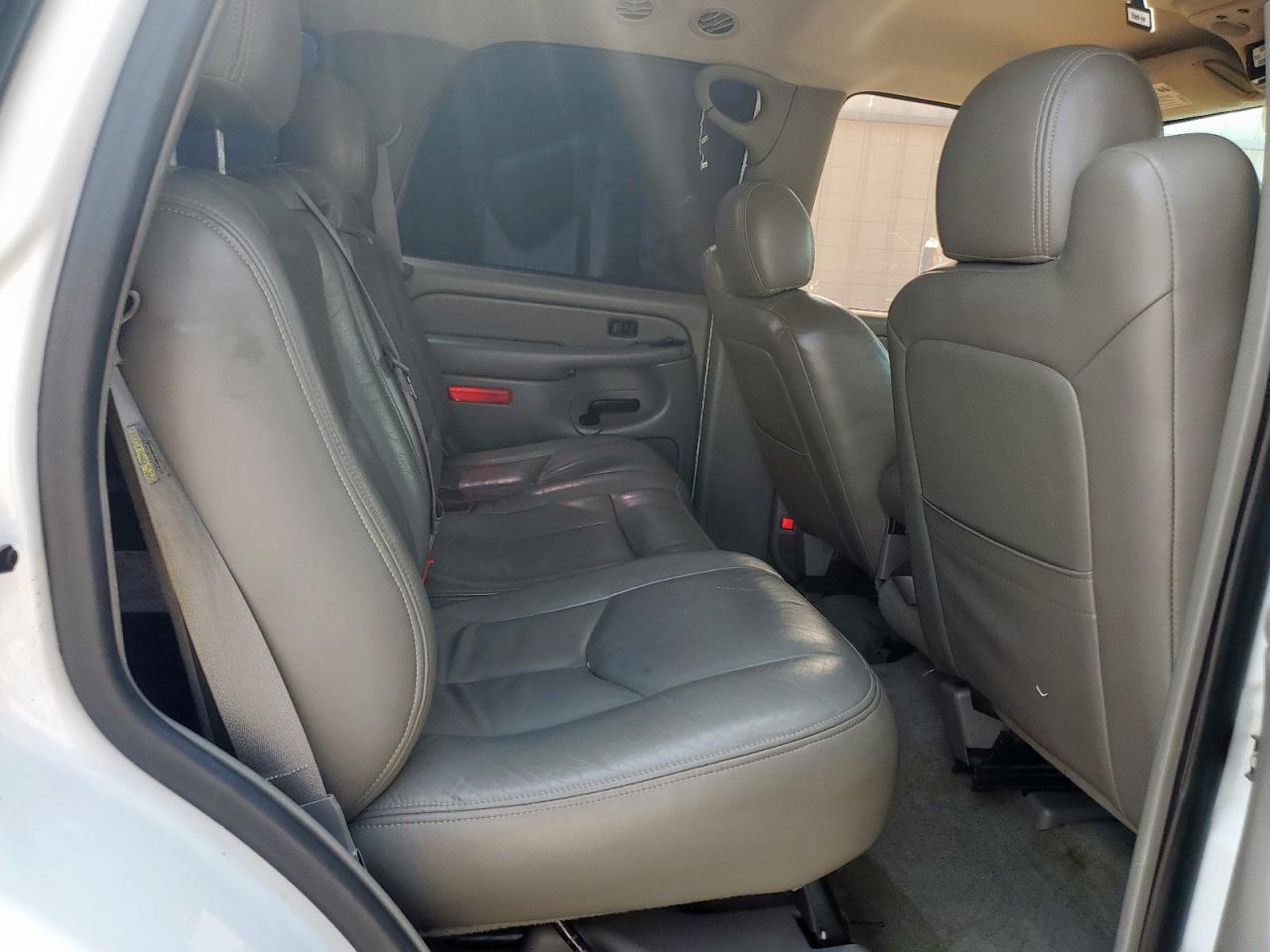 2004 Chevrolet Tahoe C1500 VIN: 1GNEC13V64R174187 Lot: 81598935