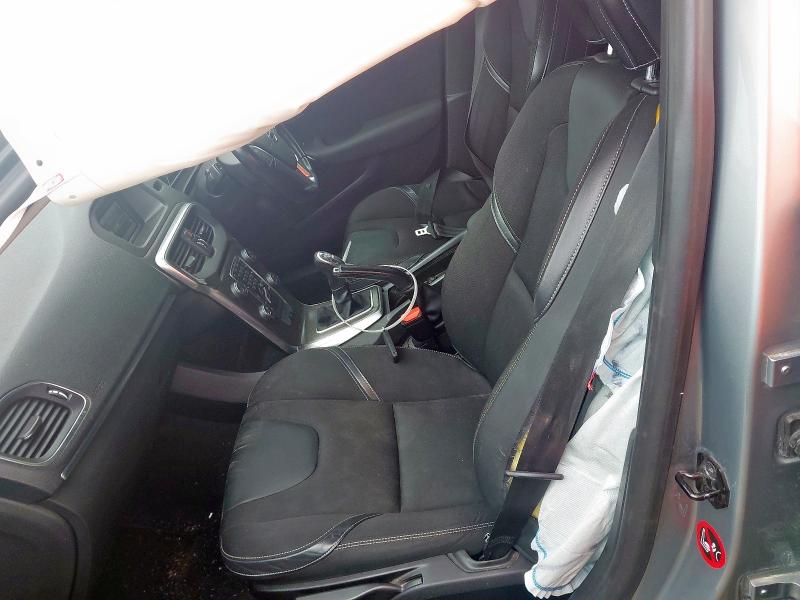 2013 VOLVO V40 D2 SE 5DR