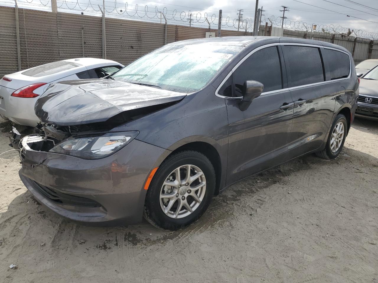 2020 Chrysler Voyager Lx