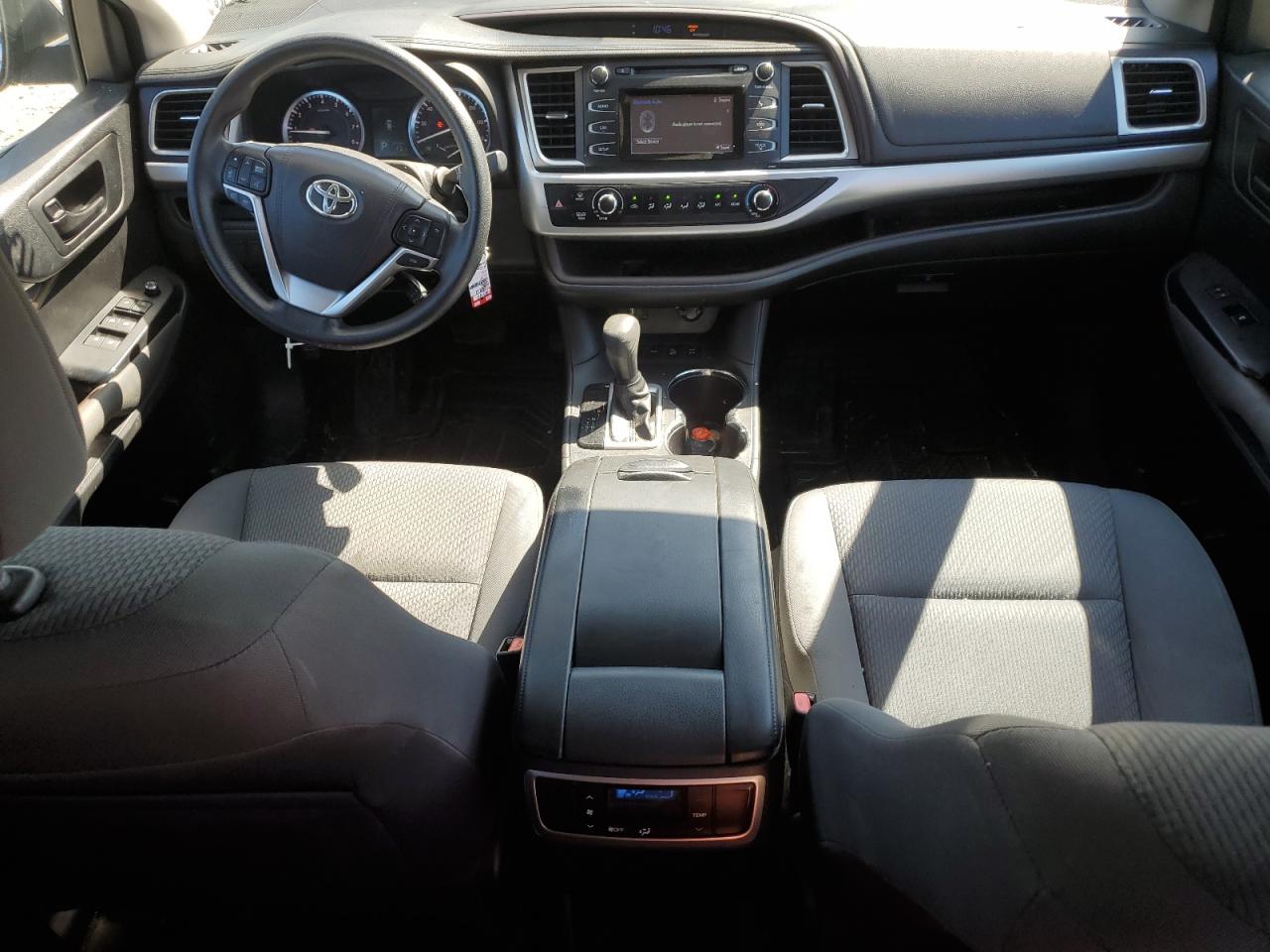 2016 Toyota Highlander Le VIN: 5TDBKRFH0GS350675 Lot: 72053545