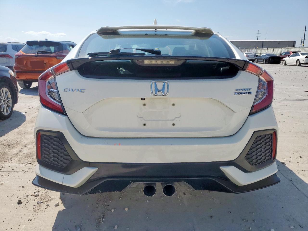 2018 Honda Civic Sport Touring VIN: SHHFK7H93JU205829 Lot: 80558335