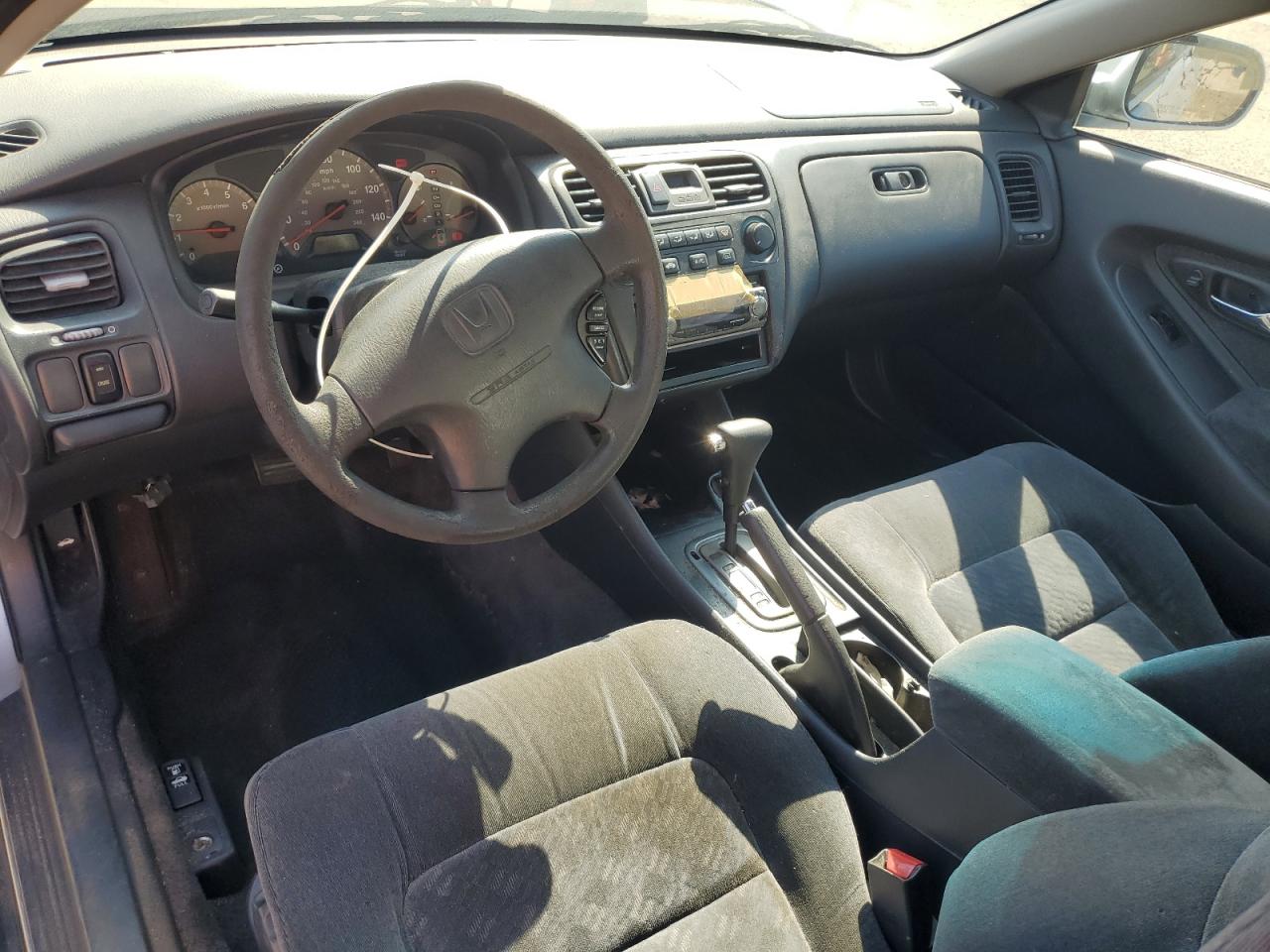 2001 Honda Accord Lx VIN: 1HGCG32411A015601 Lot: 81410195