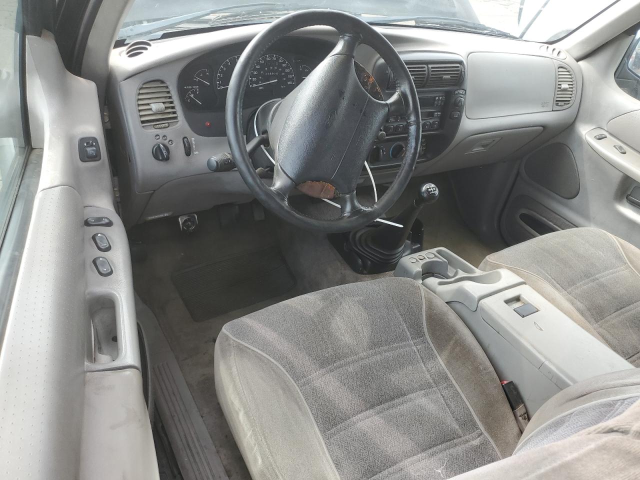 1998 Ford Explorer VIN: 1FMYU22X6WUA10221 Lot: 81162575