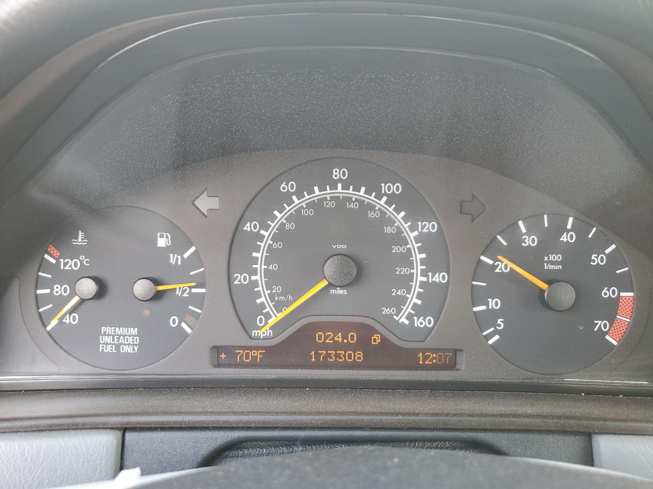 1998 Mercedes-Benz E 320 VIN: WDBJF65F9WA499871 Lot: 80215255