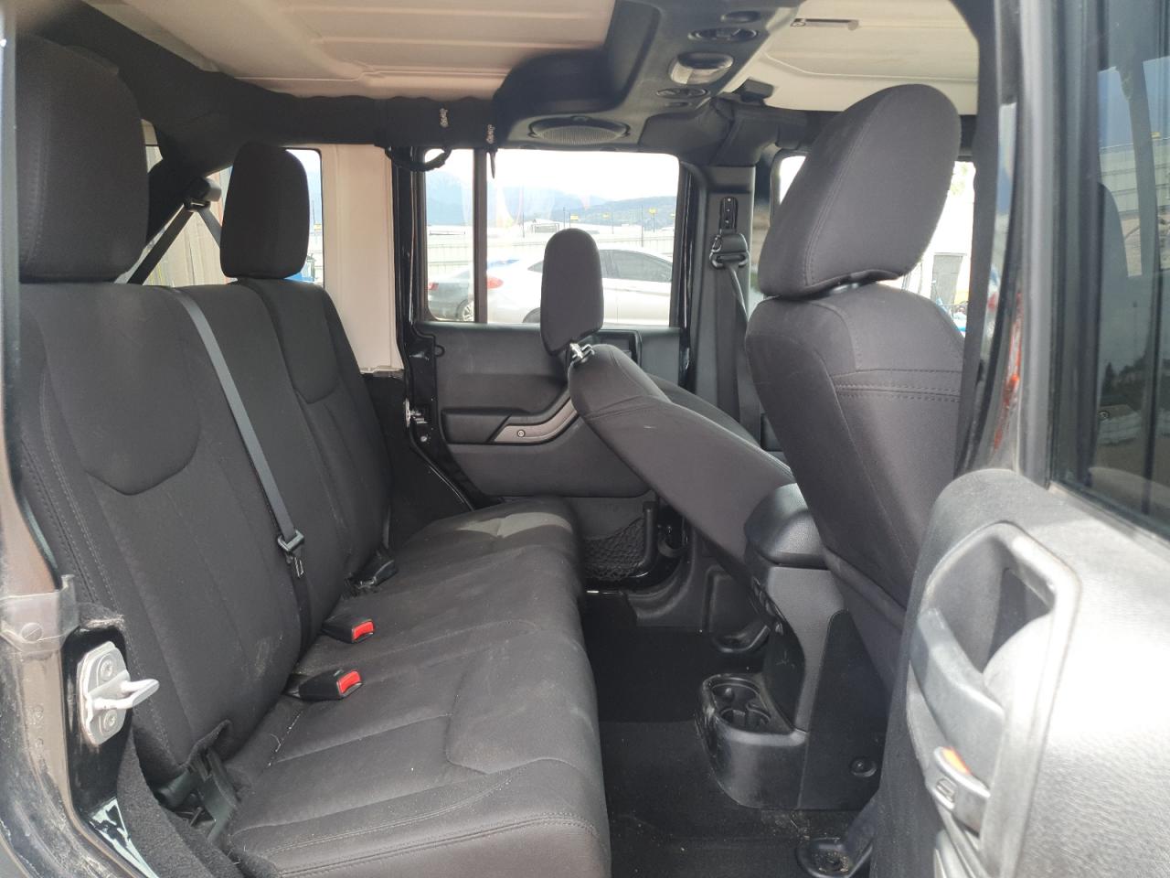 2013 Jeep Wrangler Unlimited Sport VIN: 1C4BJWDGXDL698427 Lot: 81647495