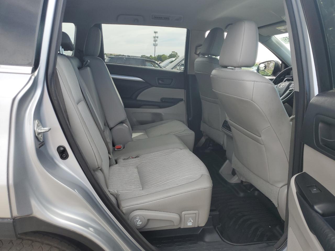 2014 Toyota Highlander Le VIN: 5TDBKRFH3ES044955 Lot: 71030155