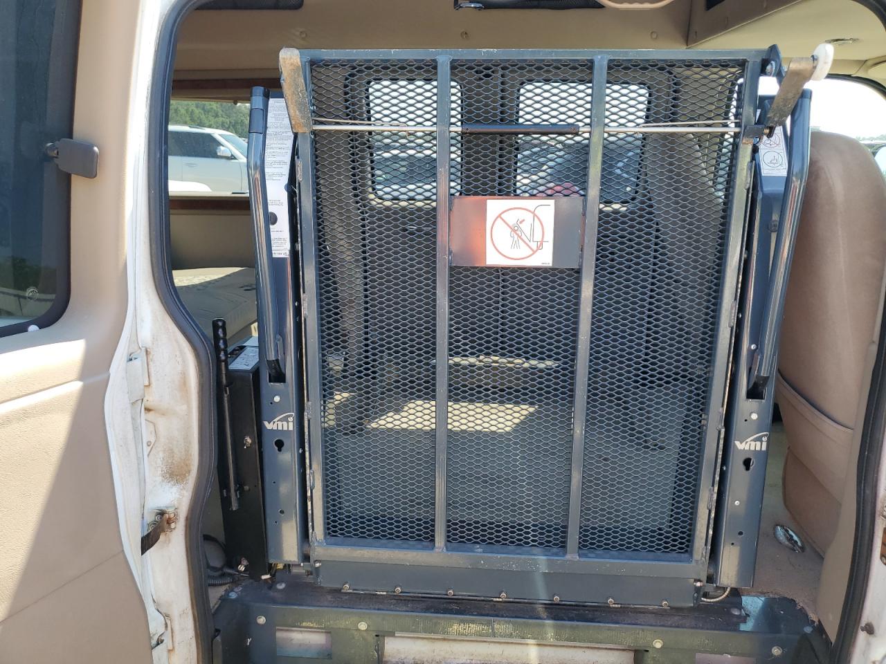 2005 Chevrolet Express G1500 VIN: 1GBFG15T151263733 Lot: 80629265