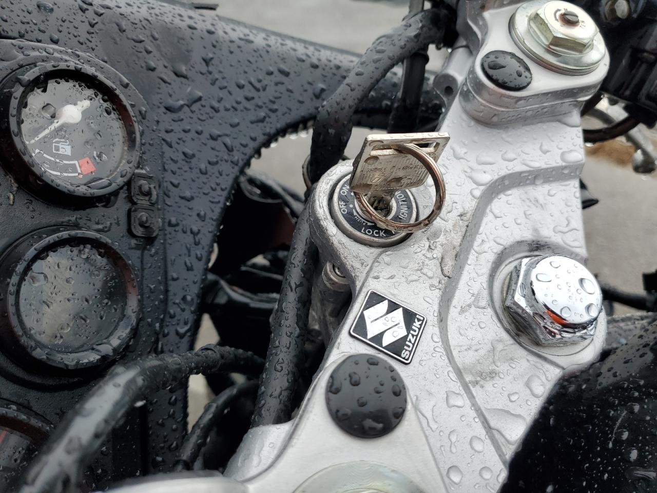 2006 Suzuki Gsx600 F VIN: JS1GN79A162103049 Lot: 81402005